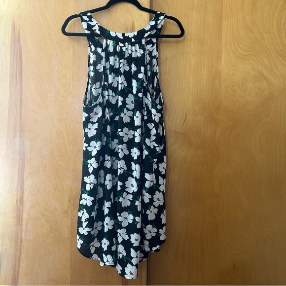 Torrid Black and White Asymmetrical Tank Top - Picture 4 of 5